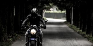 Co musi posiadać motocyklista?