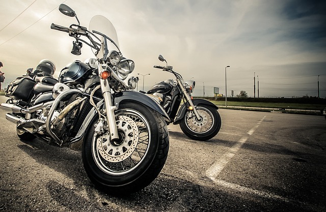 Czy motor może wyprzedzać z prawej? Czy motor może wyprzedzać z prawej?
